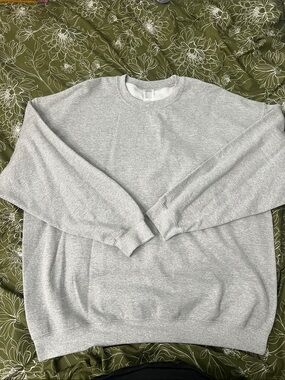 Gildan heavy blend crew neck sweater